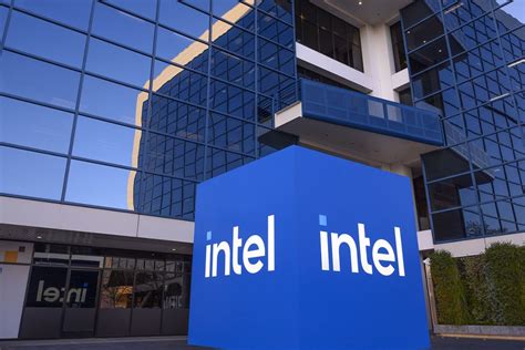 İ­r­l­a­n­d­a­,­ ­I­n­t­e­l­’­i­n­ ­e­l­e­k­t­r­i­k­ ­f­a­t­u­r­a­l­a­r­ı­n­ı­ ­s­i­l­i­y­o­r­!­